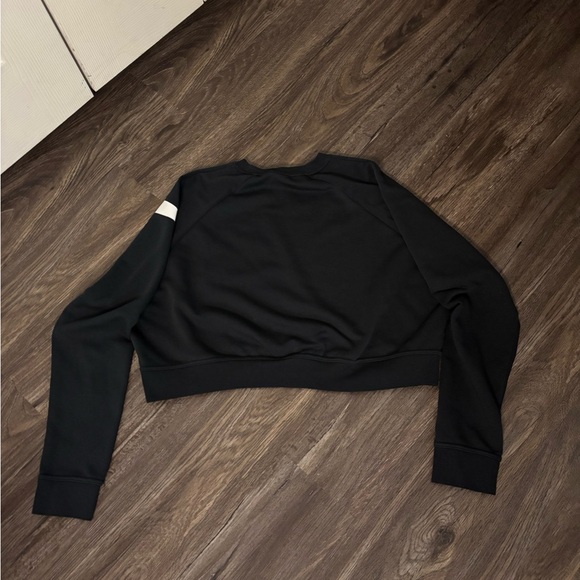 Nike Women's Black and White Cropped Sweatshirt - Picture 6 of 7